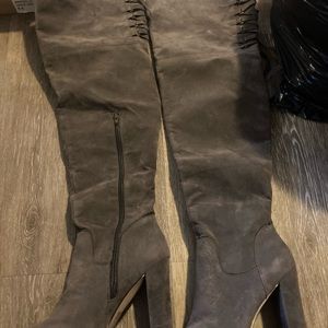 Women tall gray suede heeled boots